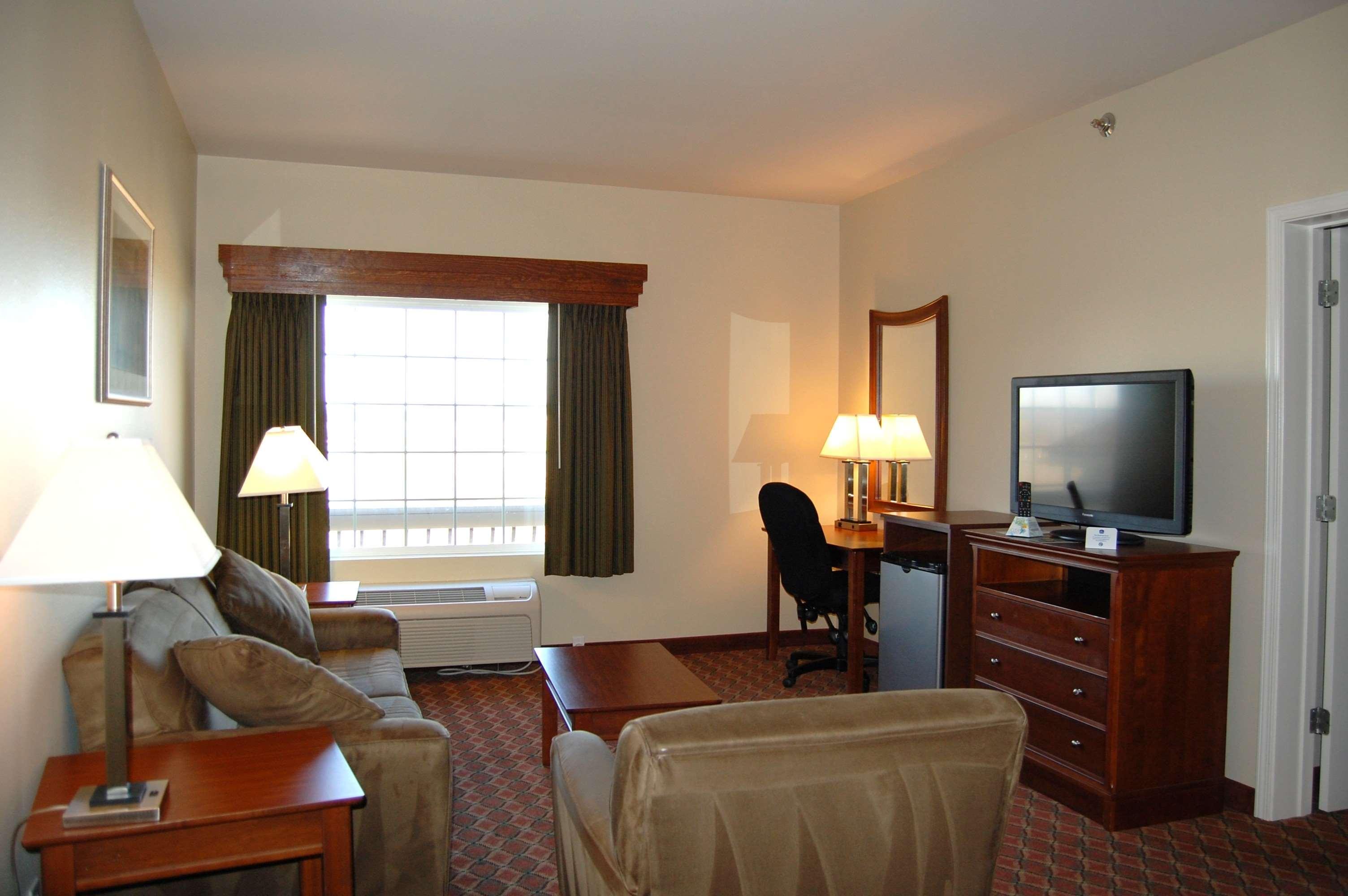 Best Western Plus Midamerica Hotel Mascoutah Exterior photo