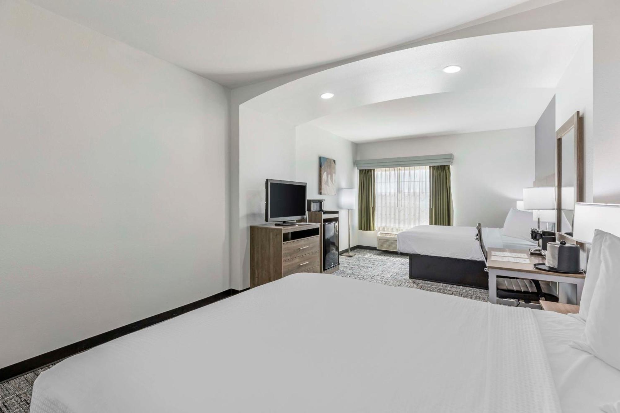 Best Western Plus Midamerica Hotel Mascoutah Exterior photo
