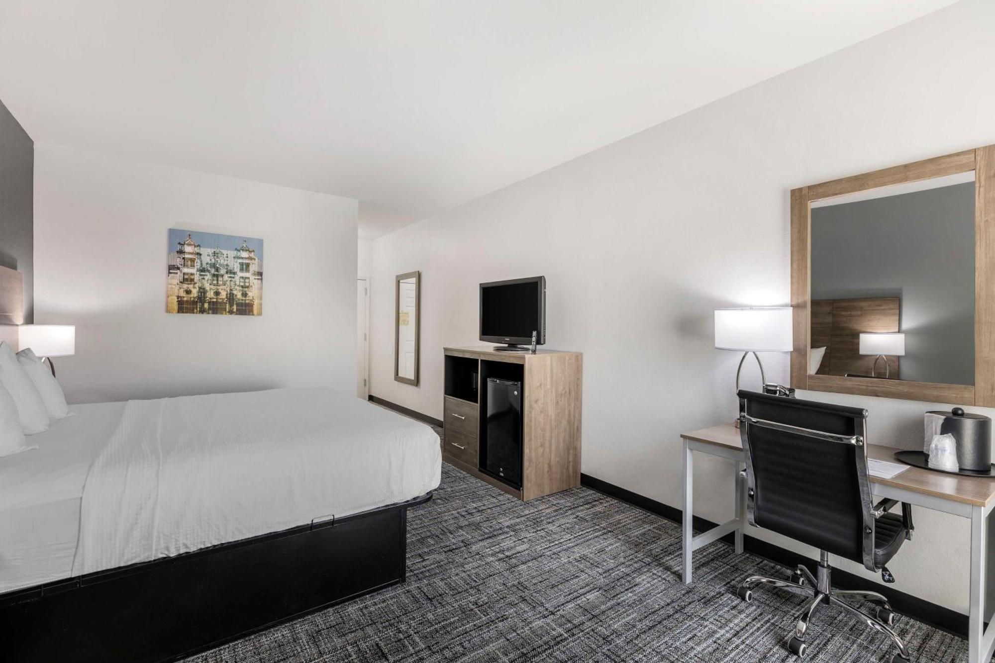 Best Western Plus Midamerica Hotel Mascoutah Exterior photo